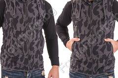 Камуфлажна мъжка грейка с джобчета и качулка