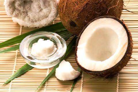 Как да изглеждаме 10 години по-млади с кокосово масло и сода за хляб