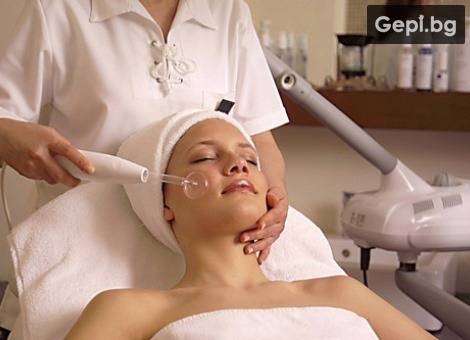 Почистване на лице и оформяне на вежди