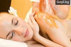 Масаж на гръб и раменен пояс с чист пчелен мед, здраве за тялото