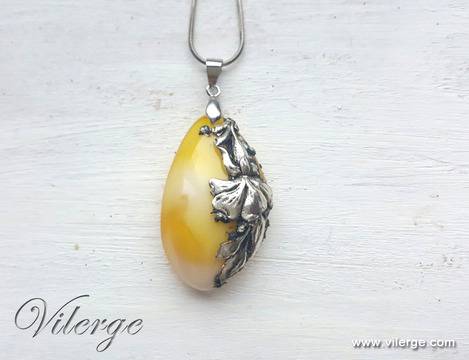 Модерни колиета за сезон пролет лято 2017 и подаръци за Свети Валентин