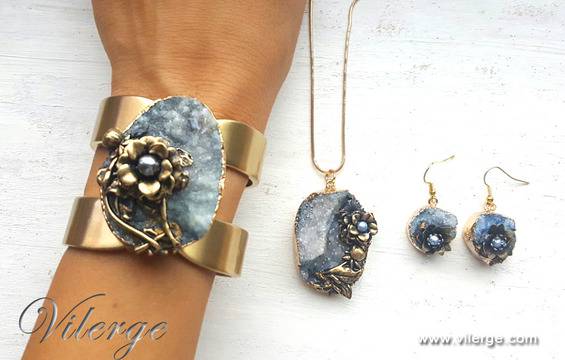 Стилни бижута за сезон пролет-лято 2017 и празника на влюбените Св. Валентин