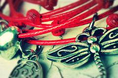 Талисмани за късмет, успех и здраве, гривни против уроки с червена връв!