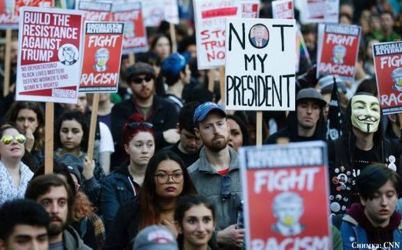 Хиляди американци излязоха на протест срещу Тръмп