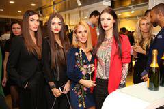 Топлата и бляскава зима на Христина Ангелова