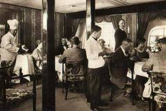 Първата в света авиокомпания