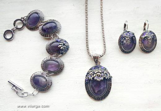 Модна колекция дизайнерски бижута за 8 март и празника на жените