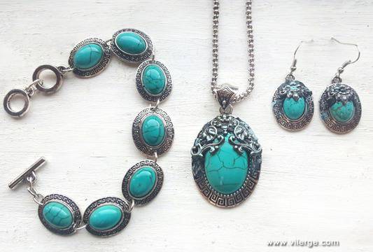 Романтичен подарък с луксозни бижута за 8 март и празника на жените