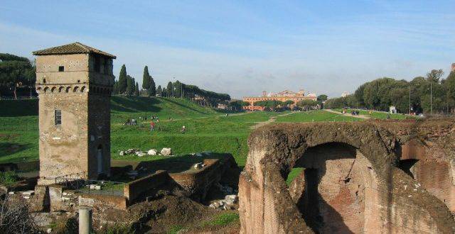 Отново пускат туристи в Циркус Максимус в Рим