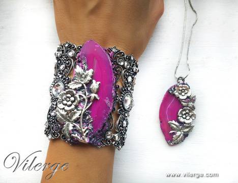 Изискана колекция дизайнерски бижута за 8 март и празника на жените