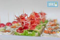 Пиле Тракия с пресни зеленчуци и пържени картофи, или Балканска скара с печени зеленчуци