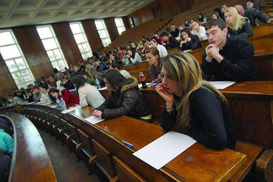 Вижте кои са най-добрите университети у нас и кои дипломи дават най-високи заплати