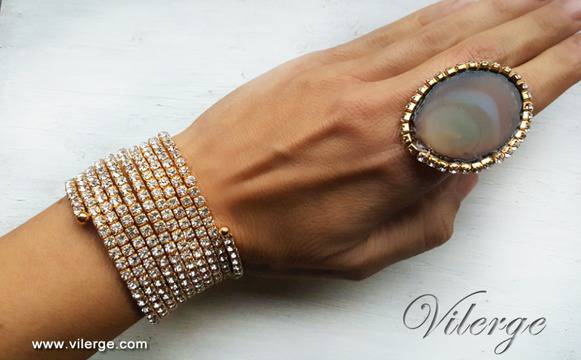 Дизайнерски бижута за празника на жената 8 март и подаръци за жени