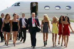 Доналд Тръмп пристига във Вашингтон с бъдещите министри