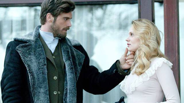 Къванч Татлъту и Фарах Зейнеб Абдула в руска приказка