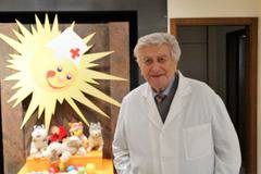 Проф. д-р Борис Бойкинов е Консултант по педиатрия и детска нефрология в МБАЛ Централ Хоспитал