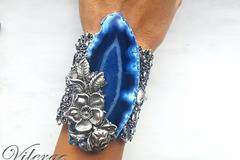 За Осми Март с луксозен подарък от дизайнерски бижута за празника на жената