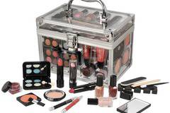 Намери всичко необходимо за един невероятен и завършен грим