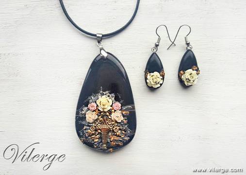 Модна пролетна колекция 2017 с винтидж бижута за Осми март и жените