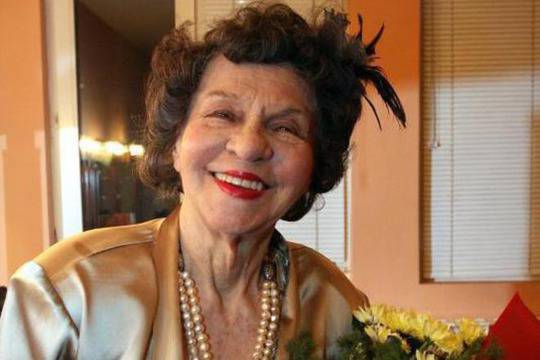 Стоянка Мутафова оперирана, пита кога ще играе