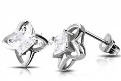 Подари на любимата жена ефирни Обеци „Диамантено цвете“