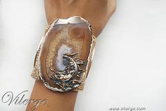 8 идеи за луксозен подарък за жени с дизайнерско бижу за Осми март