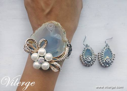 Модна колекция за сезон пролет-лято 2017 с винтидж бижута за 8 Март