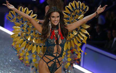 Блясък и сексапил на годишното шоу на „Виктория Сикрет” (СНИМКИ)