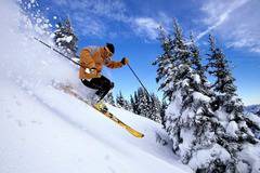 Откриват ски зоните на Банско и Боровец по-рано