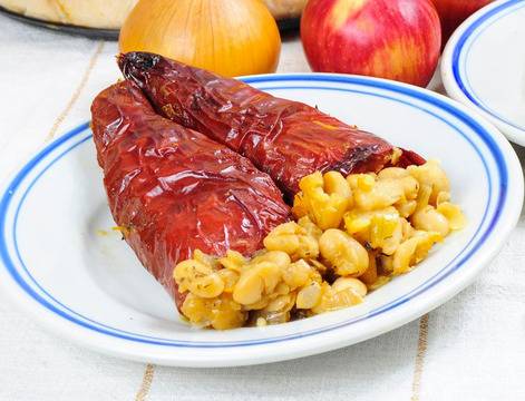 Постни пълнени чушки с боб