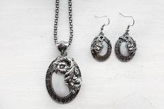 Дизайнерски бижута с естествен камък Седеф и колекция пролет-лято 2017 за жени