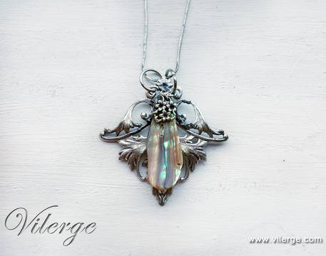 Лимитирана серия винтидж колиета от Седеф и бижута за Осми март 2017