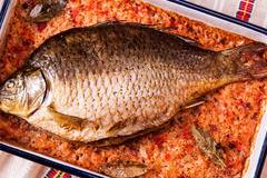 Как да приготвим пълнен шаран за Никулден (традиционна рецепта)