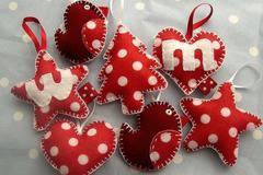 Магията на празника: Малки, ръчно изработени подаръци от сърце