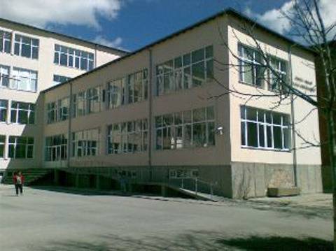 Младежкият червен кръст при СУ “Бр. Каназиреви“ стартира кампания в помощ на пострадалите от с. Хитрино