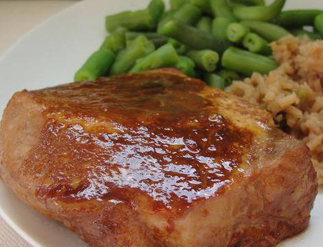 Мариновани печени свински пържоли