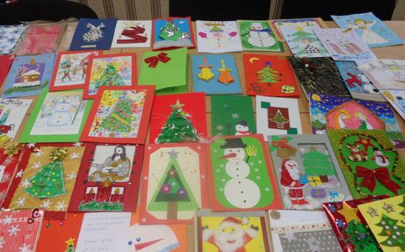 Бургаски деца изработиха 300 коледни картички за Рождество Христово