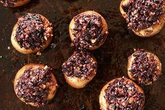 Пълнени гъби с ориз и печени орехи