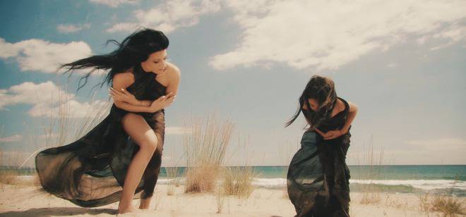 Мария Грънчарова с ново видео ”Безкрайност“