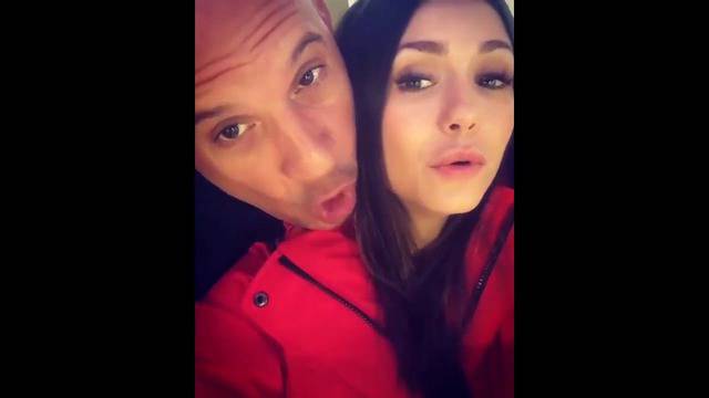 Нина Добрев скочи в леглото на Вин Дизел!