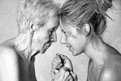 Писмото на една остаряваща майка до своята дъщеря породи вълна от коментари и споделяния!