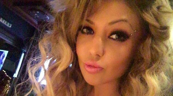 Адриана се пусна само по корона (гореща снимка)