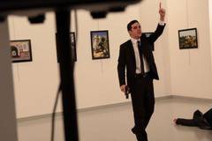 Руският посланик в Турция убит при покушение (видео 18+)