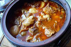 Зелен гювеч от свинско месо