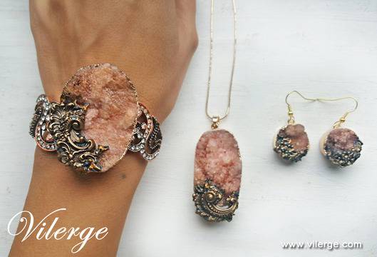 Модна тенденция в бижутата с колекция 2017 за абитуриентки