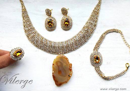 Модерни бижута за абитуриентски балове с колекция 2017