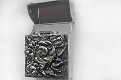 Модна кутия за цигари с ръчна изработка и декорация за жени