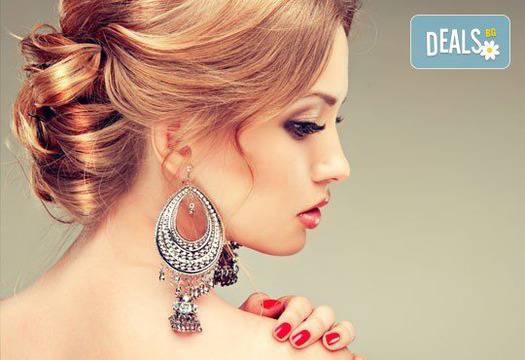 Официална прическа, грим, омбре маникюр, салон за красота Denny Divine