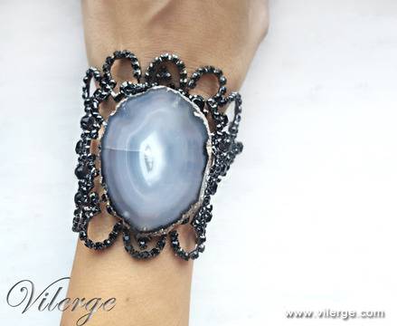 Елегантни винтидж гривни и дизайнерски бижута за бал 2017