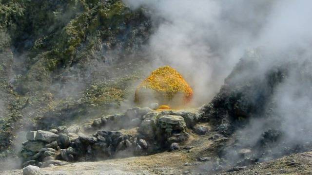 Опасно: Супервулканът Кампи Флегрей край Неапол се събуди